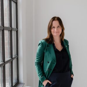 Dr. Adriana Lettrari